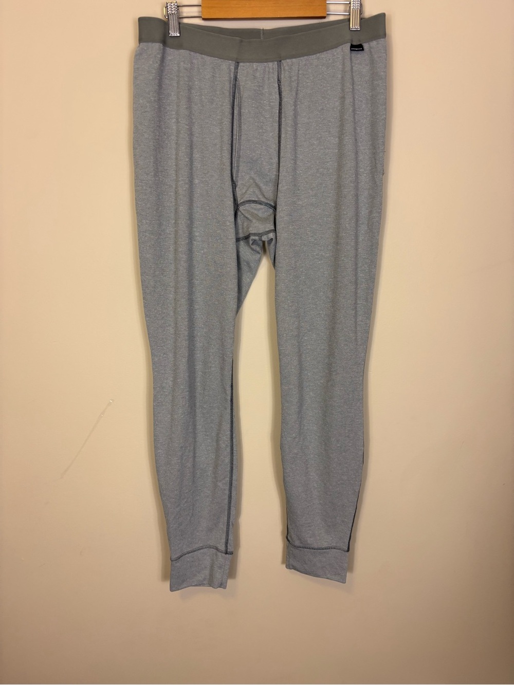 Patagonia Men’s gray thermal base layer pants XL